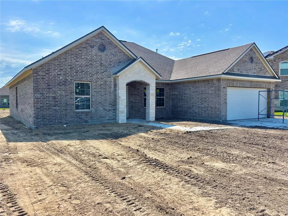 Unit for sale at 107 Golden Way, Port Lavaca, TX 77979