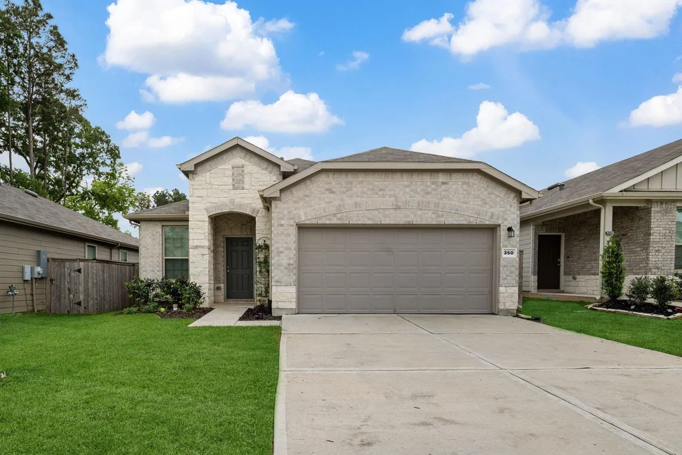 Unit for sale at 350 Shady Cedar Hill Lane, Willis, TX 77378