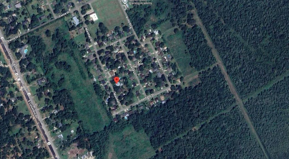 Unit for sale at 611 Marshall Street, West Columbia, TX 77486