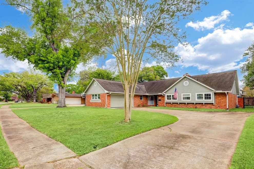 Unit for sale at 4931 Glenmeadow Drive, Houston, TX 77096