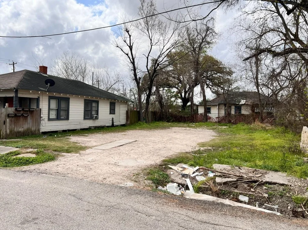 Unit for sale at 2007 Brackenridge Street, Houston, TX 77026