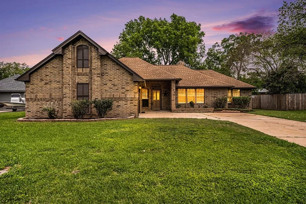 Unit for sale at 130 Juniper Street, Lake Jackson, TX 77566