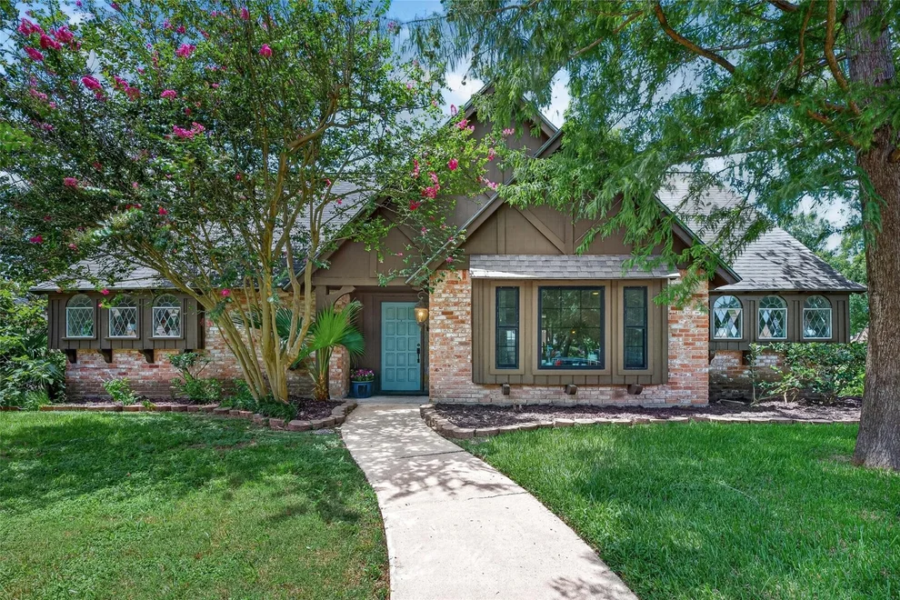 Unit for sale at 4114 Willow Hill Drive, Seabrook, TX 77586