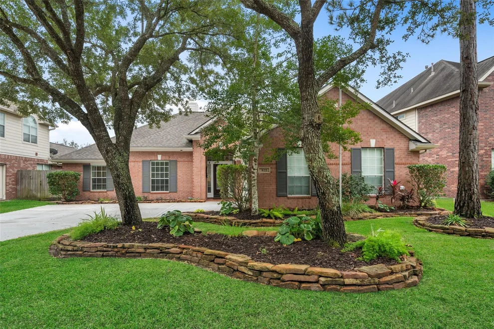Unit for sale at 3122 Indian Summer Trail, Friendswood, TX 77546