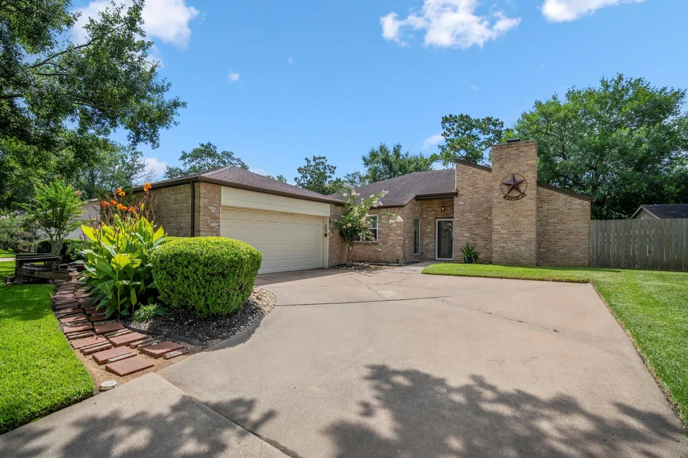 Unit for sale at 20311 Lake Sherwood Drive, Katy, TX 77450