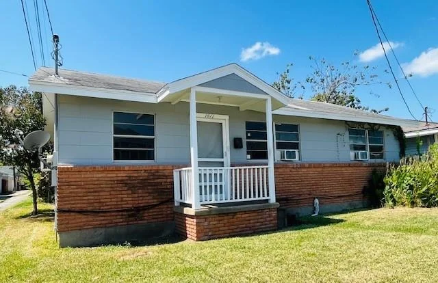 Unit for sale at 1611 20th Street, Galveston, TX 77550