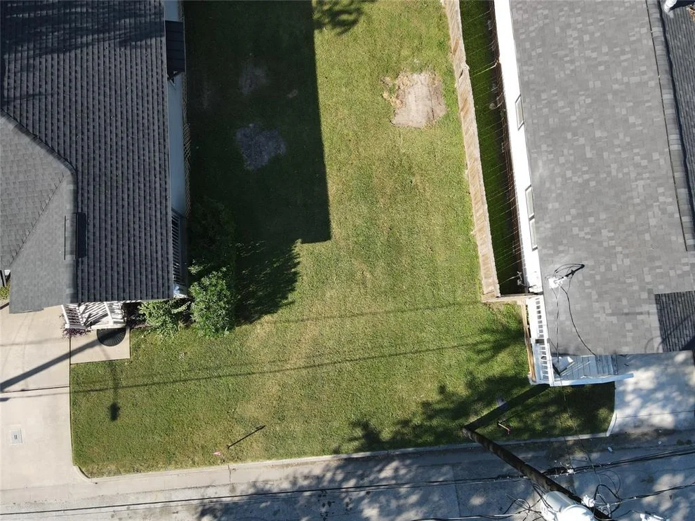 Unit for sale at 1311 E 32nd 1/2 Street, Houston, TX 77022