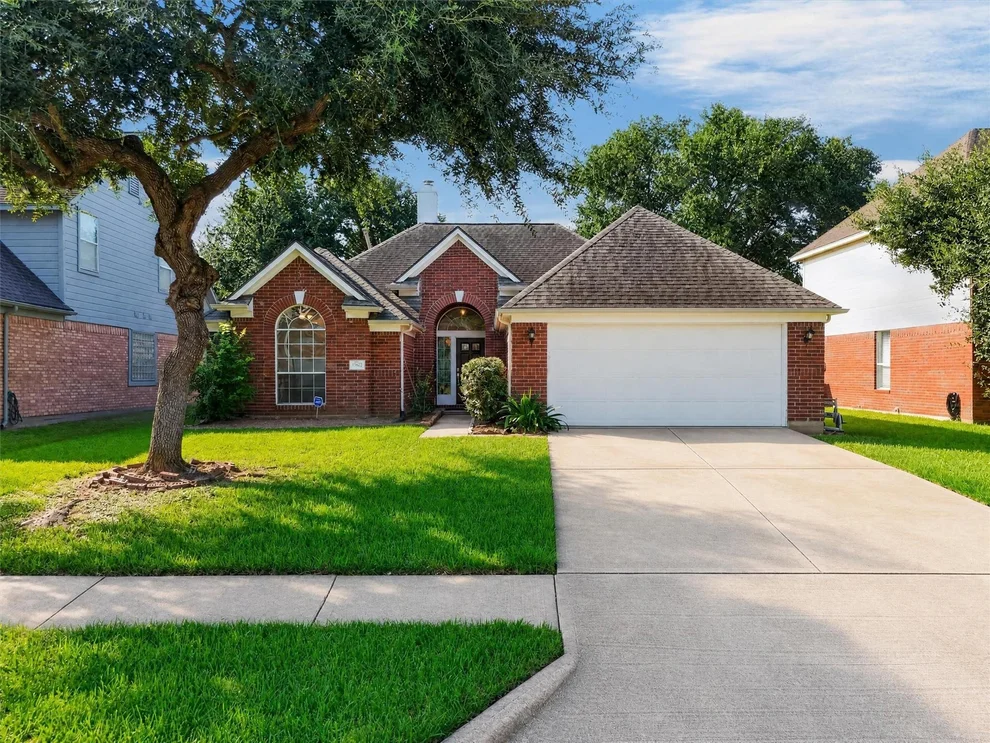 Unit for sale at 15627 Rosewood Hill Court, Sugar Land, TX 77498