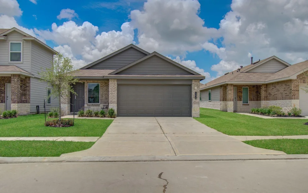 Unit for sale at 12319 Lariat Run Drive, Houston, TX 77014