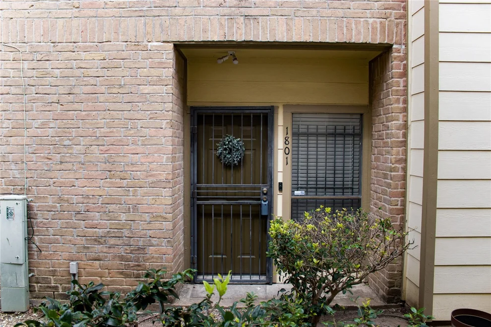 Unit for sale at 8299 Cambridge Street, Houston, TX 77054