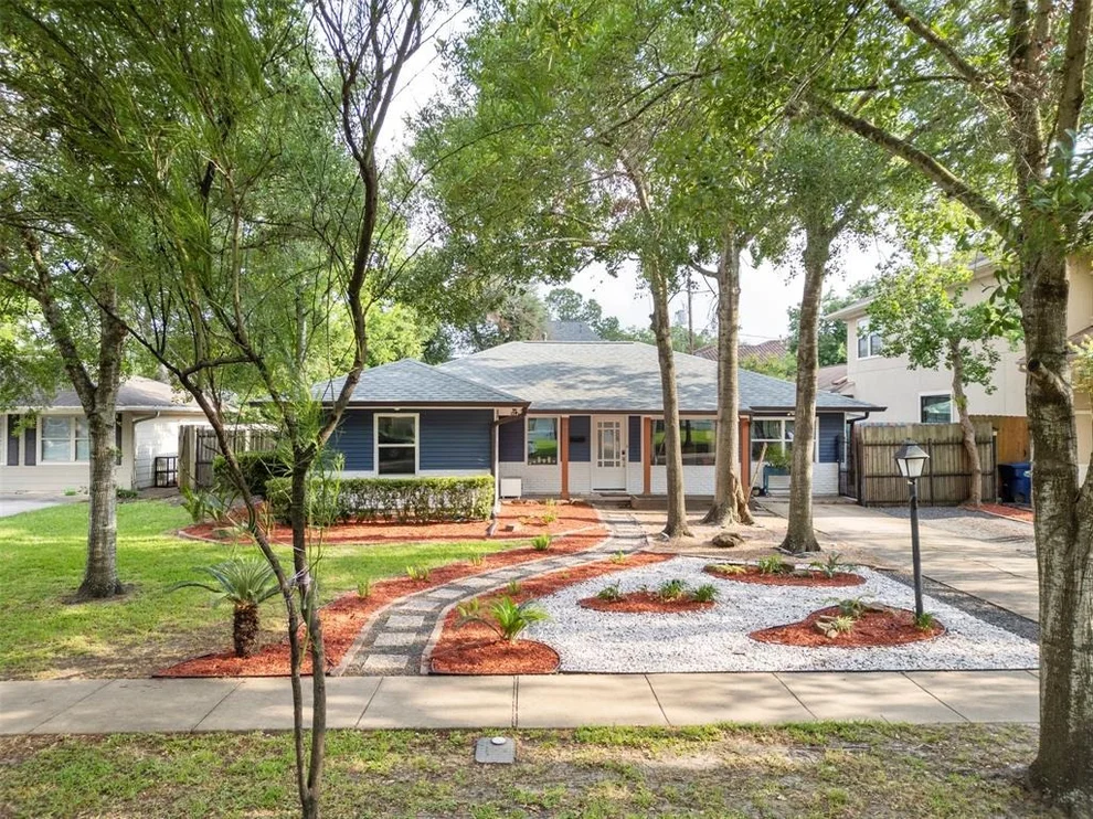 Unit for sale at 4811 Saxon Street, Bellaire, TX 77401