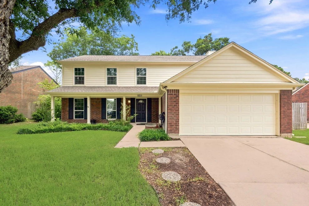 Unit for sale at 5211 Spring Circle Drive, Pearland, TX 77584