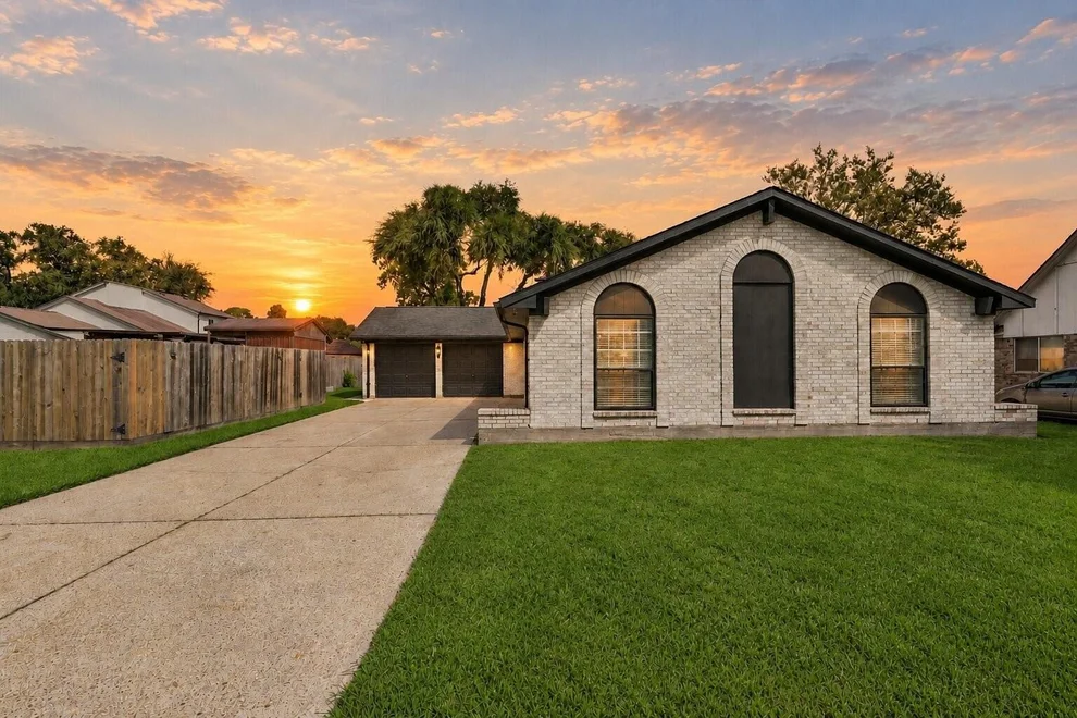 Unit for sale at 5003 Colombia Drive, Pasadena, TX 77505