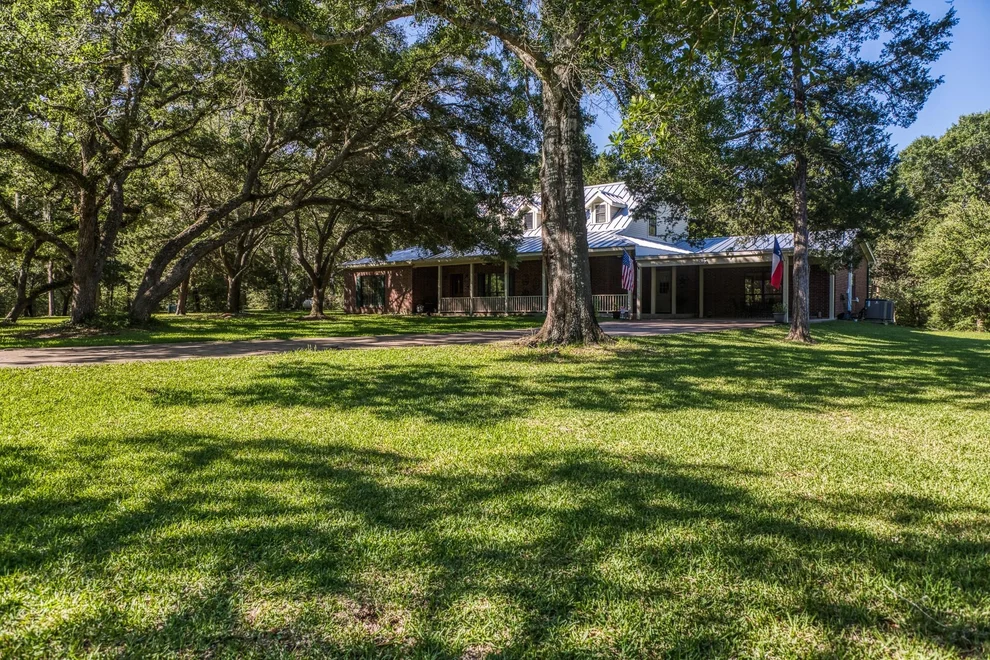 Unit for sale at 1017 Allen Road, Cat Spring, TX 78933