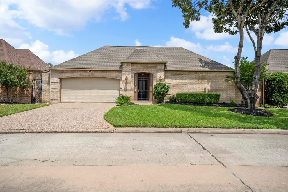 Unit for sale at 350 Champions Colony Iii, Houston, TX 77069