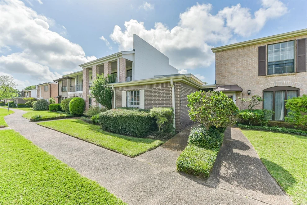 Unit for sale at 1307 Town Circle, Baytown, TX 77520