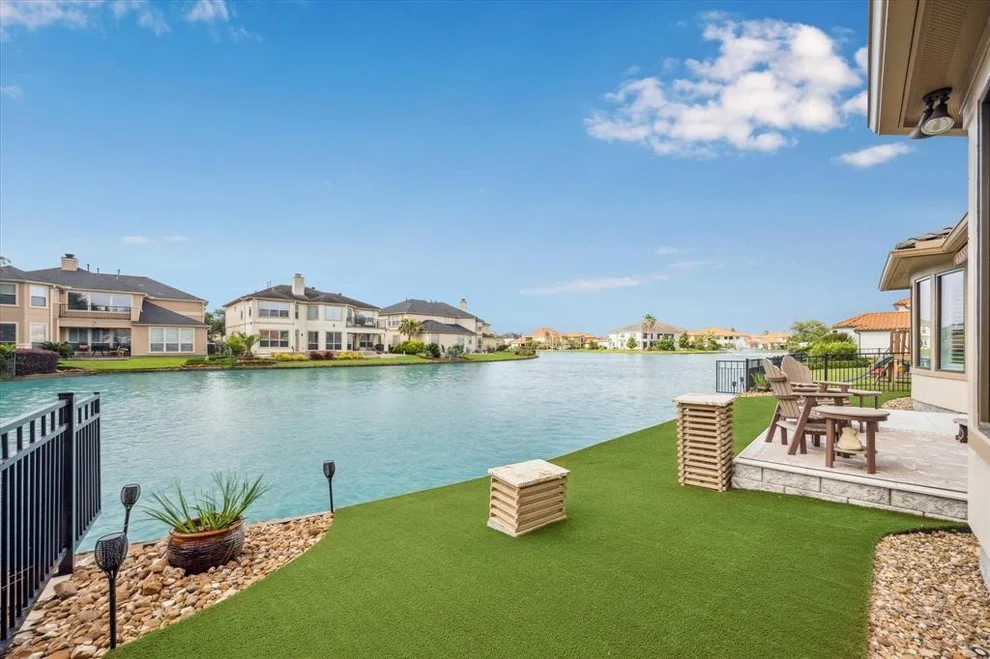 Unit for sale at 13607 Morgan Creek, Houston, TX 77077