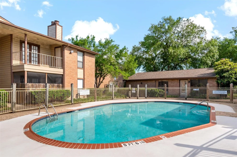 Unit for sale at 9000 Bissonnet Street, Houston, TX 77074
