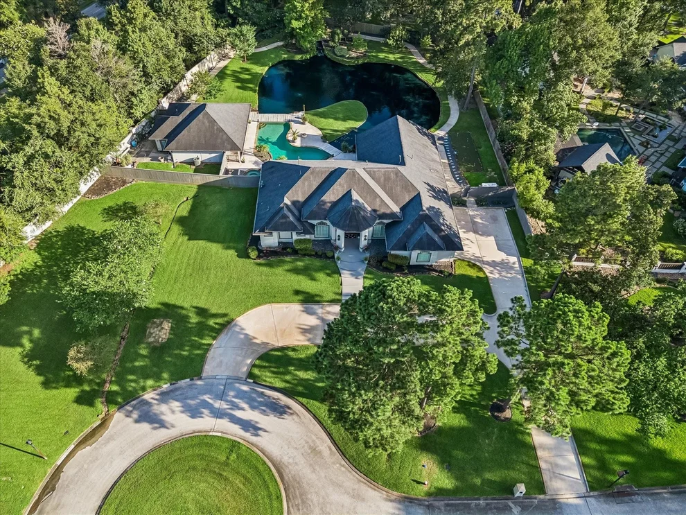 Unit for sale at 11 Turtle Cove Court, Kingwood, TX 77346