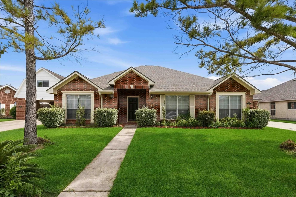 Unit for sale at 11406 Kay Lane, Pearland, TX 77584