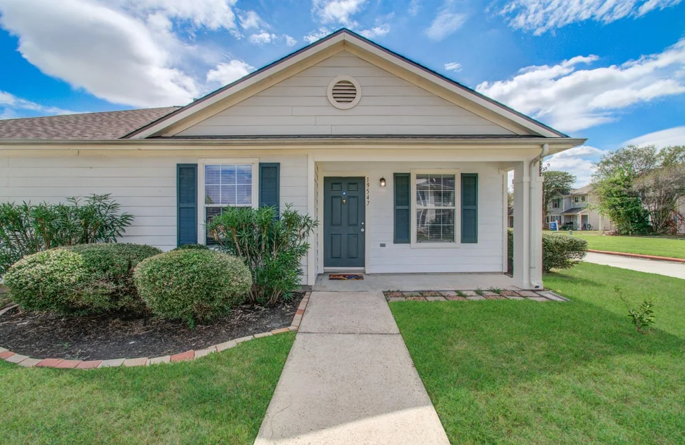 Unit for sale at 19547 Fletcher Way Drive, Houston, TX 77073