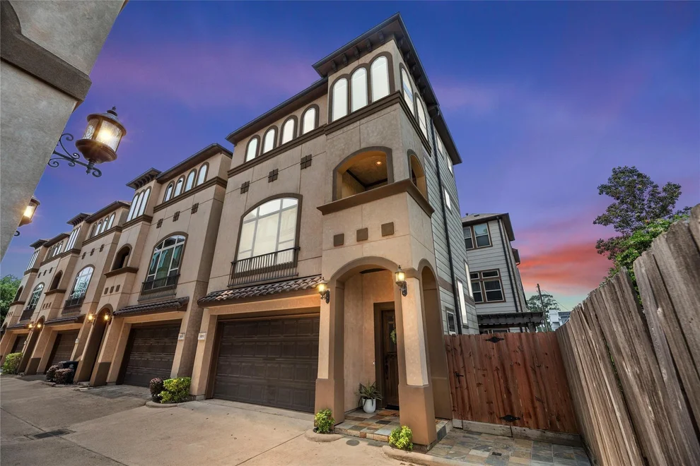 Unit for sale at 1029 W 21st Street, Houston, TX 77008