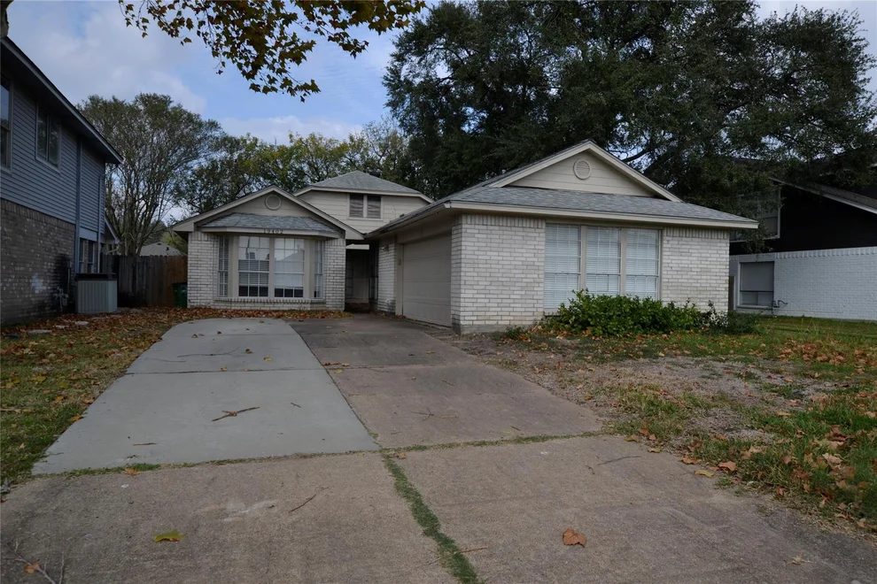 Unit for sale at 19402 Coppervine Lane, Houston, TX 77084