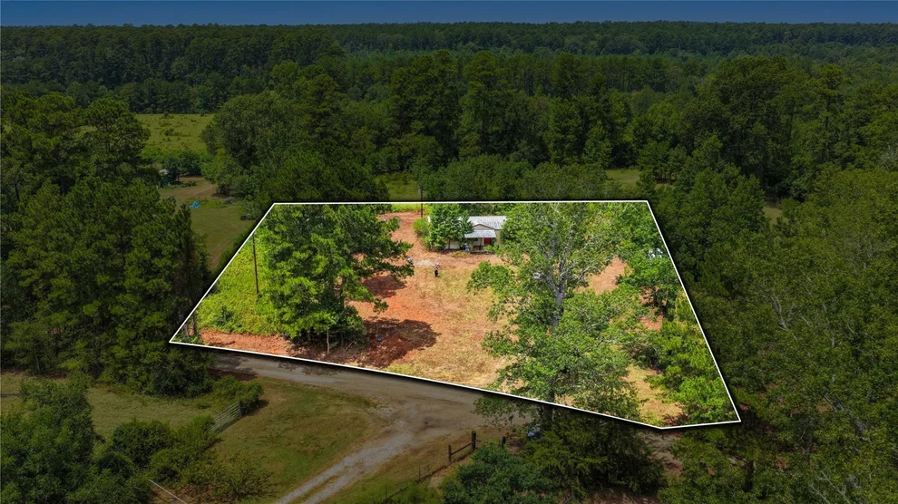 Unit for sale at 2796 Helmic Road, Apple Springs, TX 75926