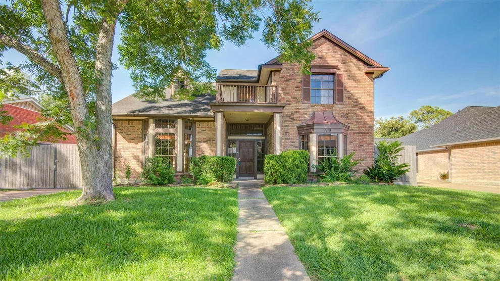 Unit for sale at 919 Heathgate Drive, Houston, TX 77062
