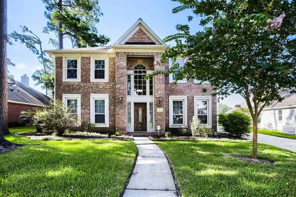Unit for sale at 11819 Chateau Trail, Tomball, TX 77377