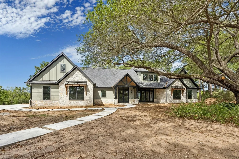 Unit for sale at 1 Windmill Ridge, Brenham, TX 77833