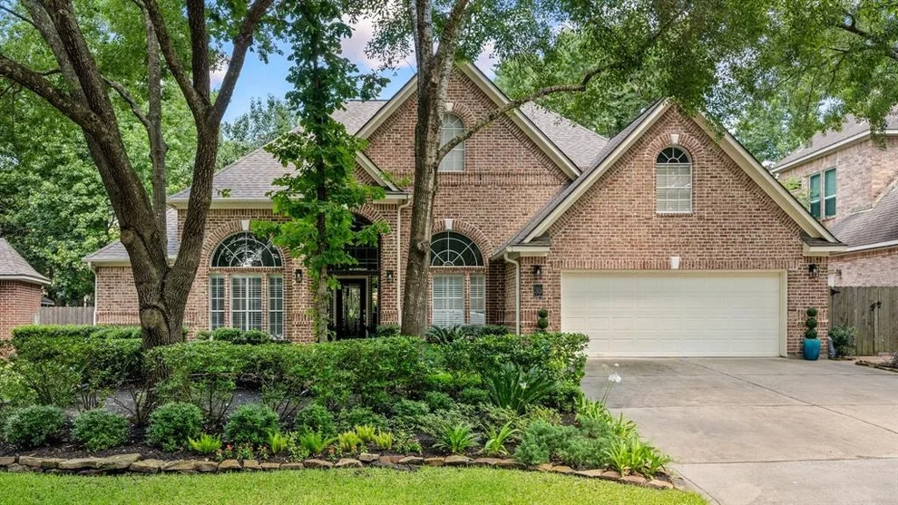 Unit for sale at 35 Webb Creek Place, The Woodlands, TX 77382