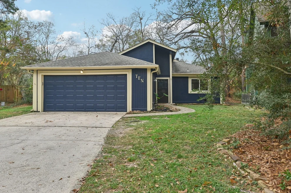 Unit for sale at 10 Hedgebell Court, The Woodlands, TX 77380