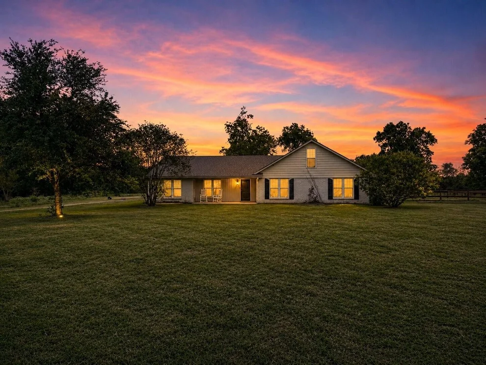 Unit for sale at 2231 County Road 796, Alvin, TX 77511