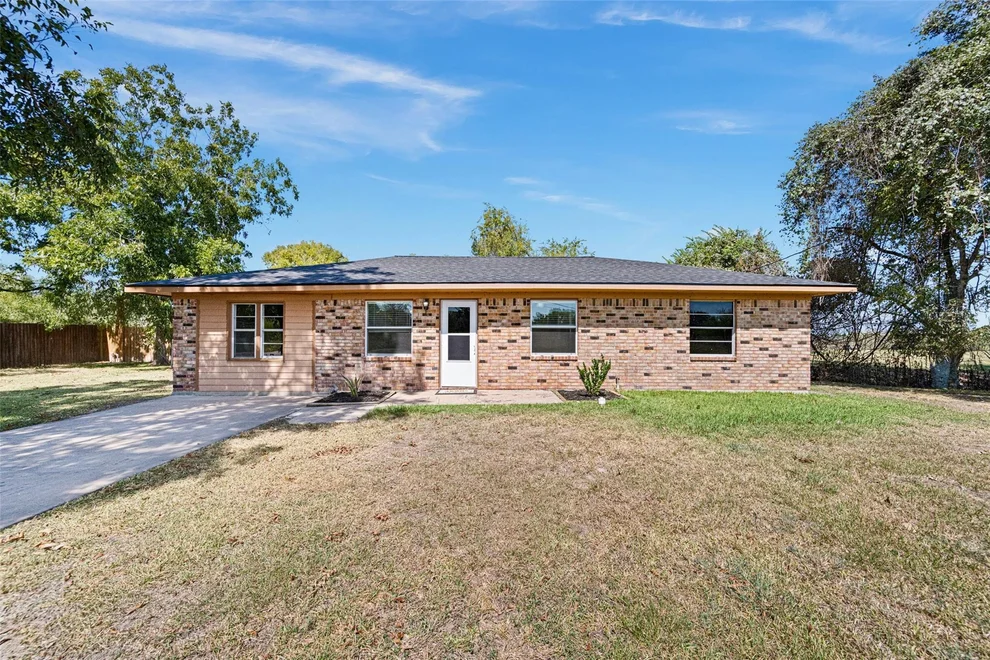 Unit for sale at 805 Betty Street, El Campo, TX 77437