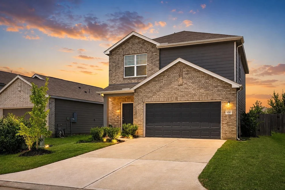 Unit for sale at 674 Amesbury Road, Montgomery, TX 77316