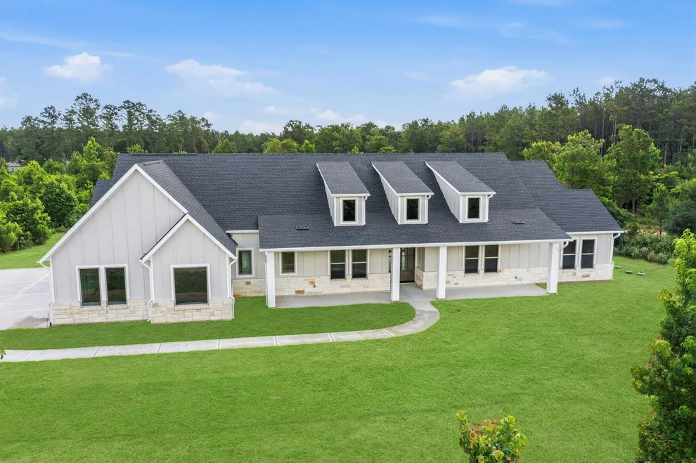 Unit for sale at 16140 Forest Mill Road, Willis, TX 77378
