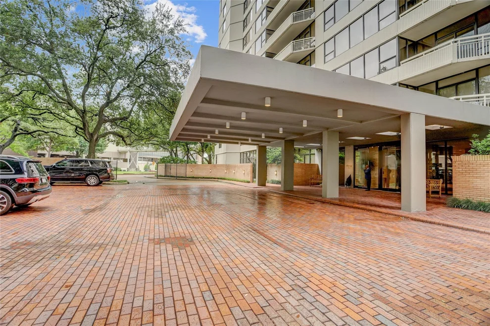 Unit for sale at 15 Greenway Plaza, Houston, TX 77046