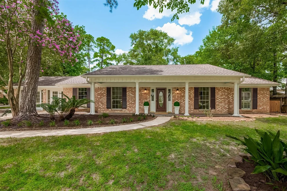 Unit for sale at 323 Spring Woods Drive, Spring, TX 77386