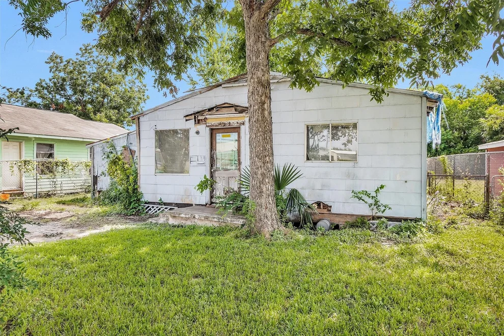 Unit for sale at 843 Shotwell Street, Houston, TX 77020