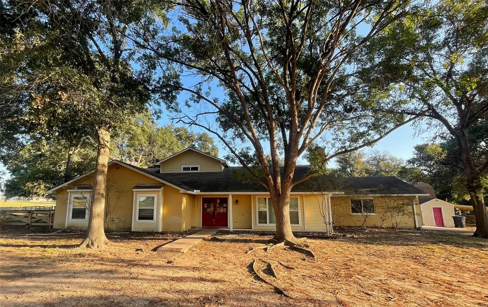 Unit for sale at 9341 Wehring Road, Bleiblerville, TX 78931