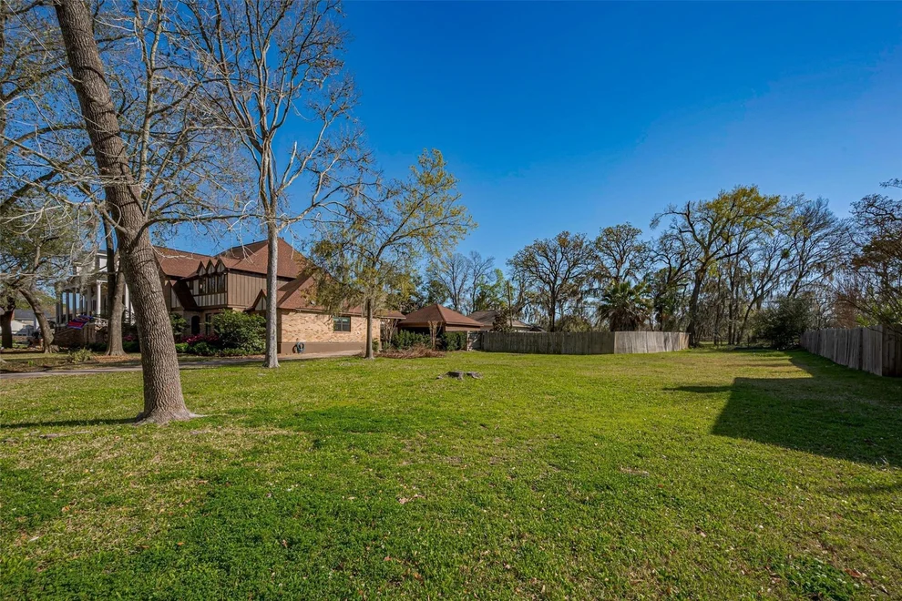 Unit for sale at 14811 Bramblewood Drive, Houston, TX 77079