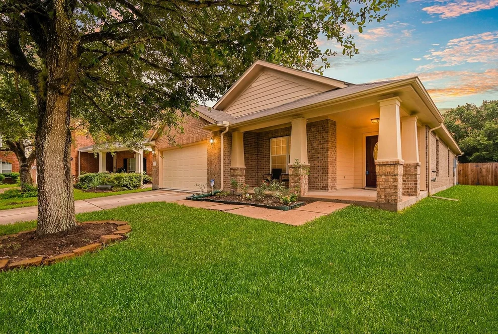 Unit for sale at 7922 Linden Oaks Lane, Richmond, TX 77407