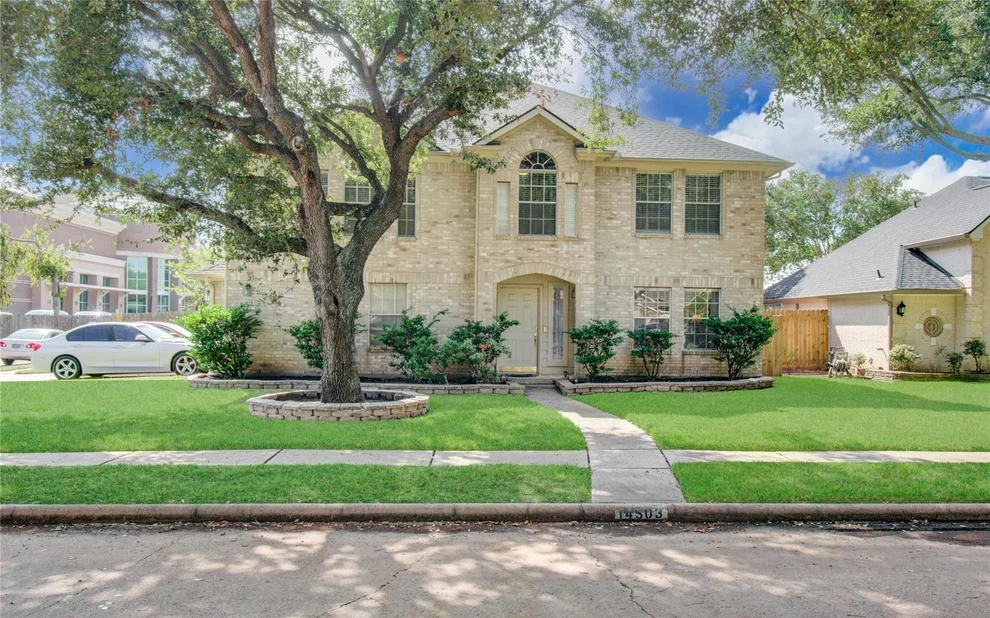 Unit for sale at 14503 Parkesgate Drive, Houston, TX 77083