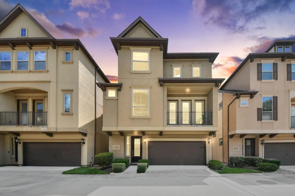Unit for sale at 12255 Oxford Crescent Circle, Houston, TX 77082