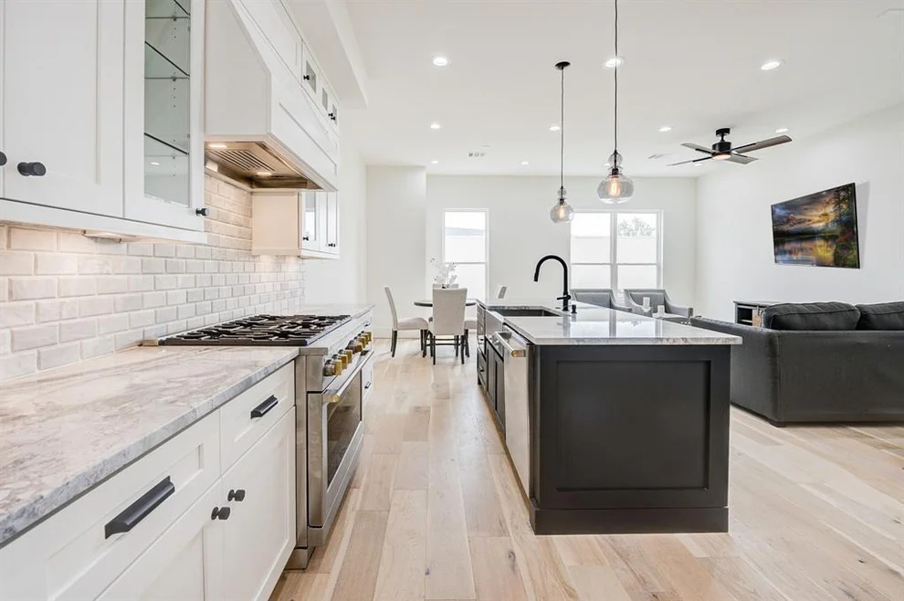 Unit for sale at 712 W 22nd Street, Houston, TX 77008