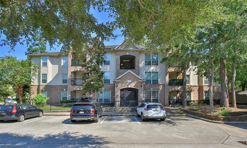 Unit for sale at 6607 Lake Woodlands Drive, The Woodlands, TX 77382