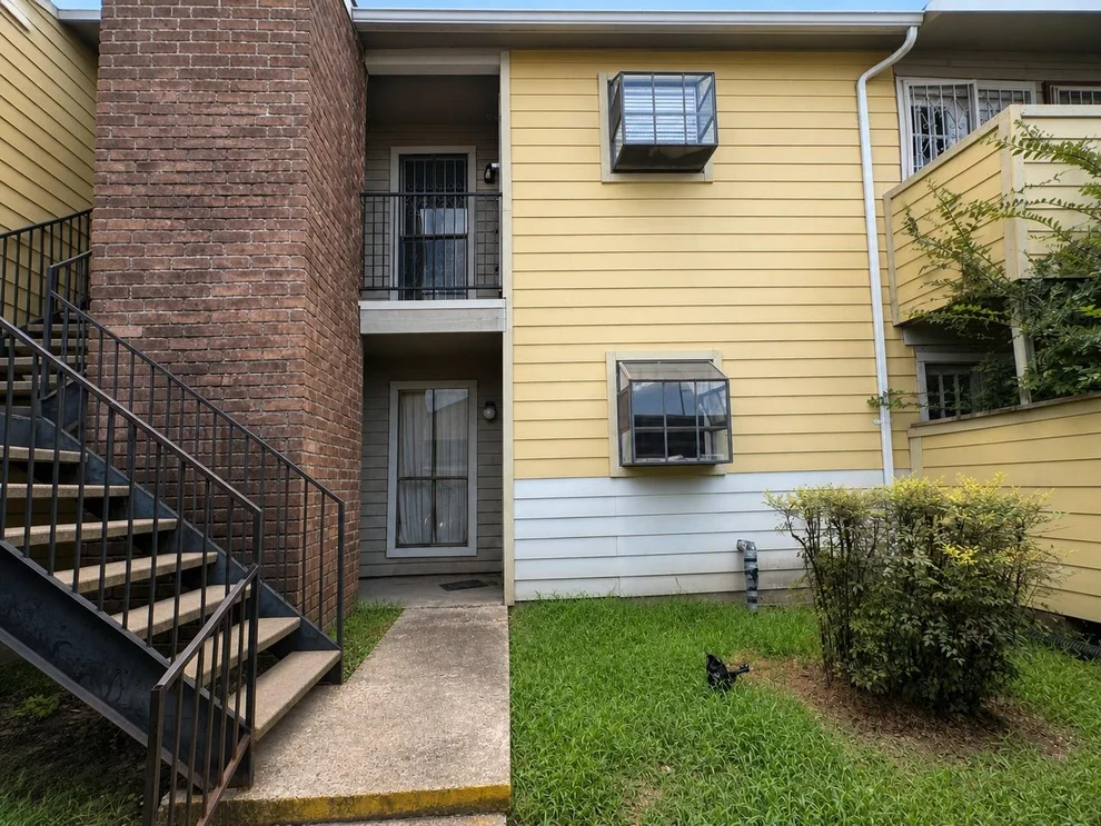 Unit for sale at 10603 S Wilcrest Drive, Houston, TX 77099