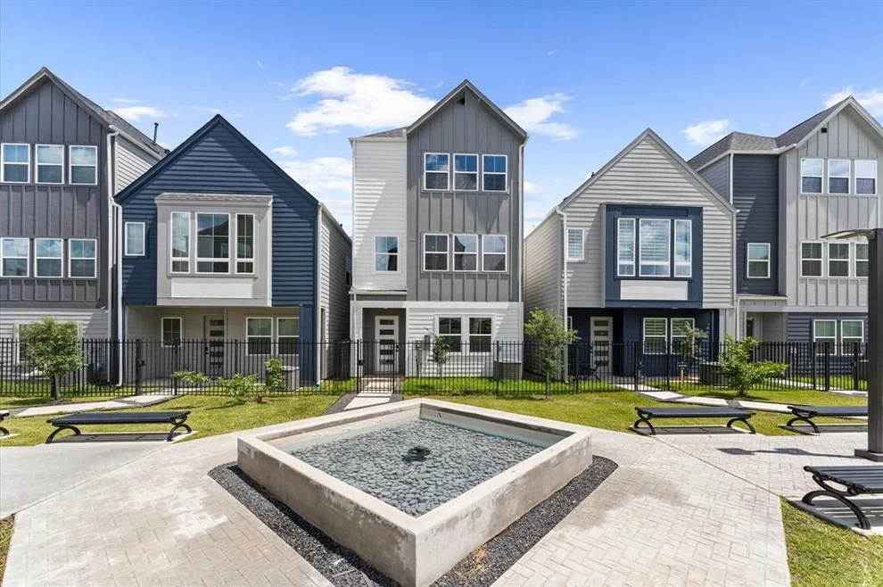 Unit for sale at 8321 Springwood Creek Lane, Houston, TX 77055