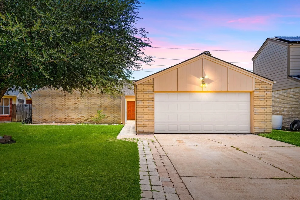 Unit for sale at 6822 Stonewater, Houston, TX 77084